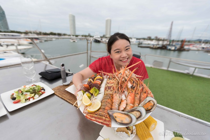 Pattaya Ocean Marina Yacht Club and Island Tour with Thaifoodies