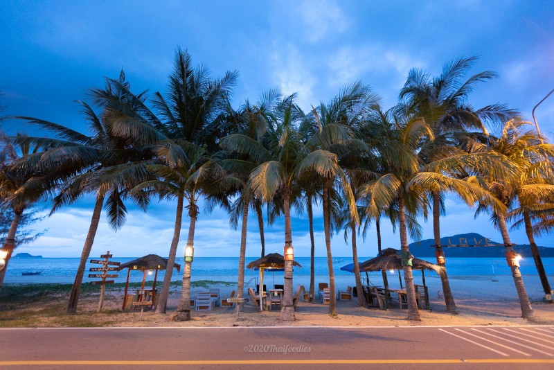 Lovely, family-friendly resort Dolphin bay located in Pranburi.