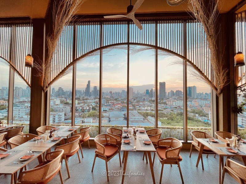 Reasonable price hotel located on Sukhumvit 71 