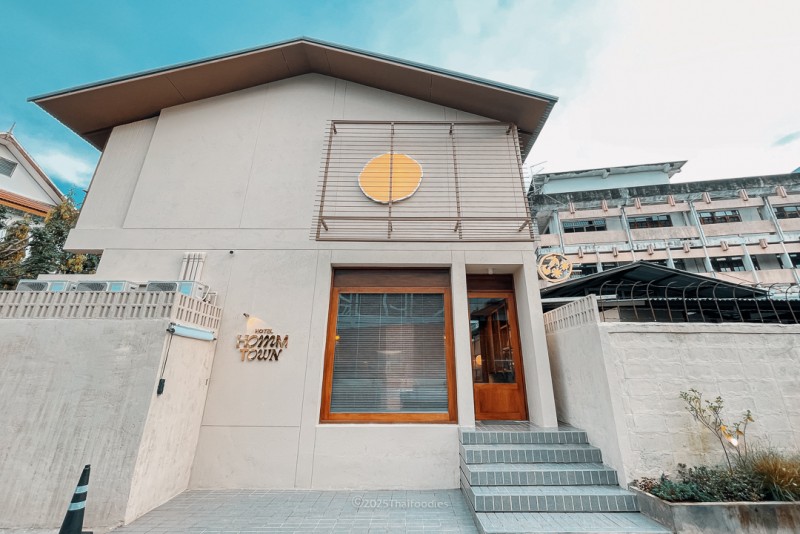 Escape the Chaos: Find Tranquility at Hotel Homm Town Chiang Mai