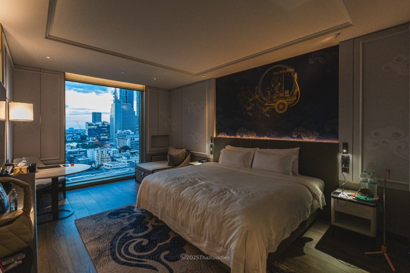 Treat yourself to a stylish getaway in the heart of Bangkok at Grande Centre Point Surawong Bangkok